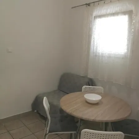 Tonka Apartment *