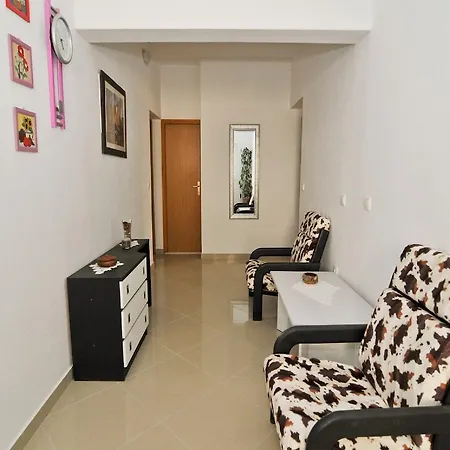 Apartment Tonka Baska Voda